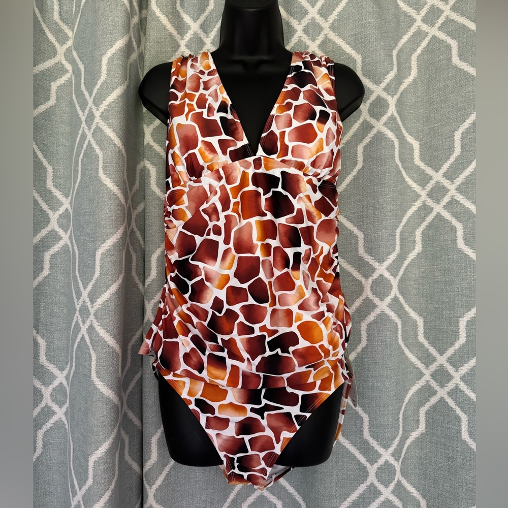 NWT medium Mynah bathing suit bottom.